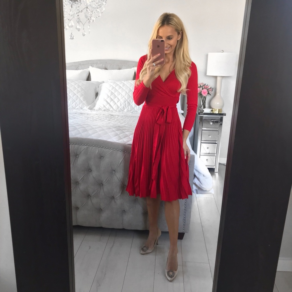 LAST ONE!!! Elegant Pleated Midi Red Dress - Picture 2 of 8